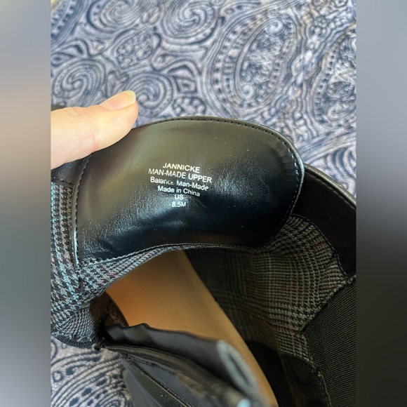 Vegan leather ankle boot - Picture 2 of 6